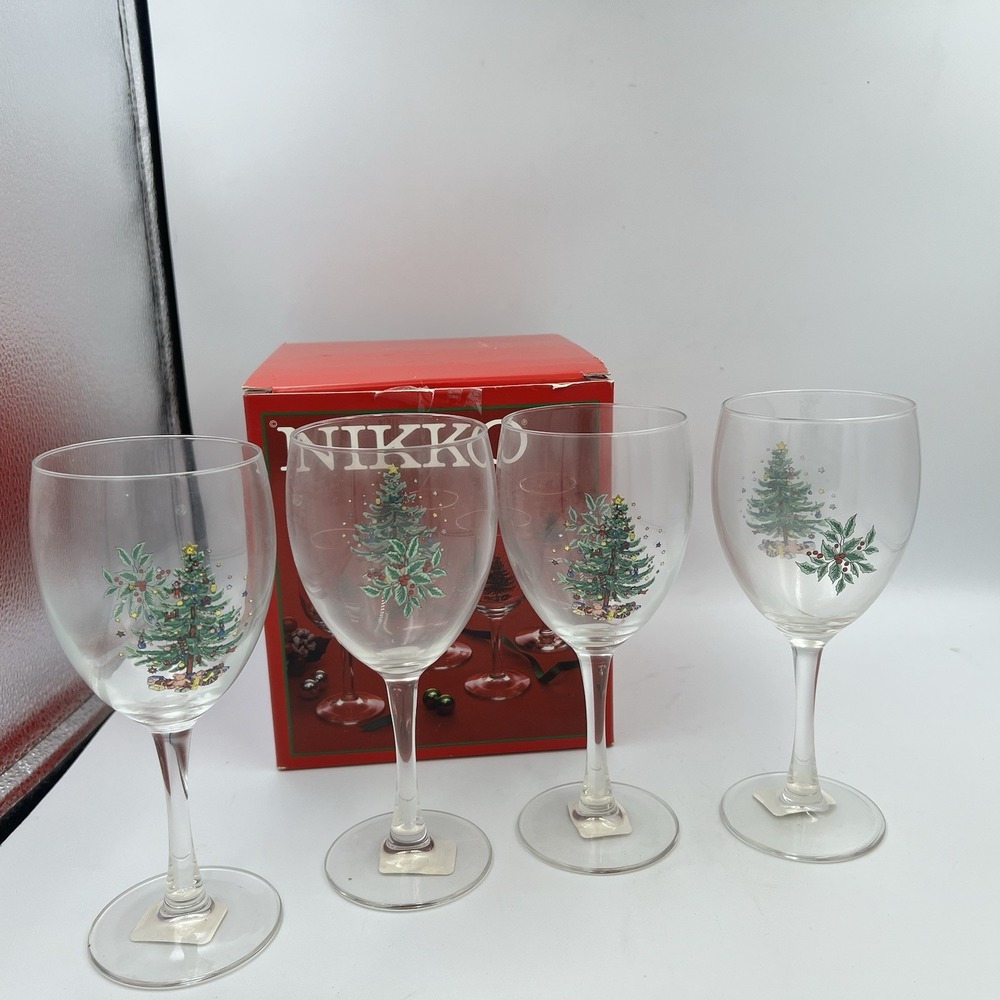 NEW! Nikko Christmas Holiday Set of 4 All-Purpose Goblets 10.5 oz Wine